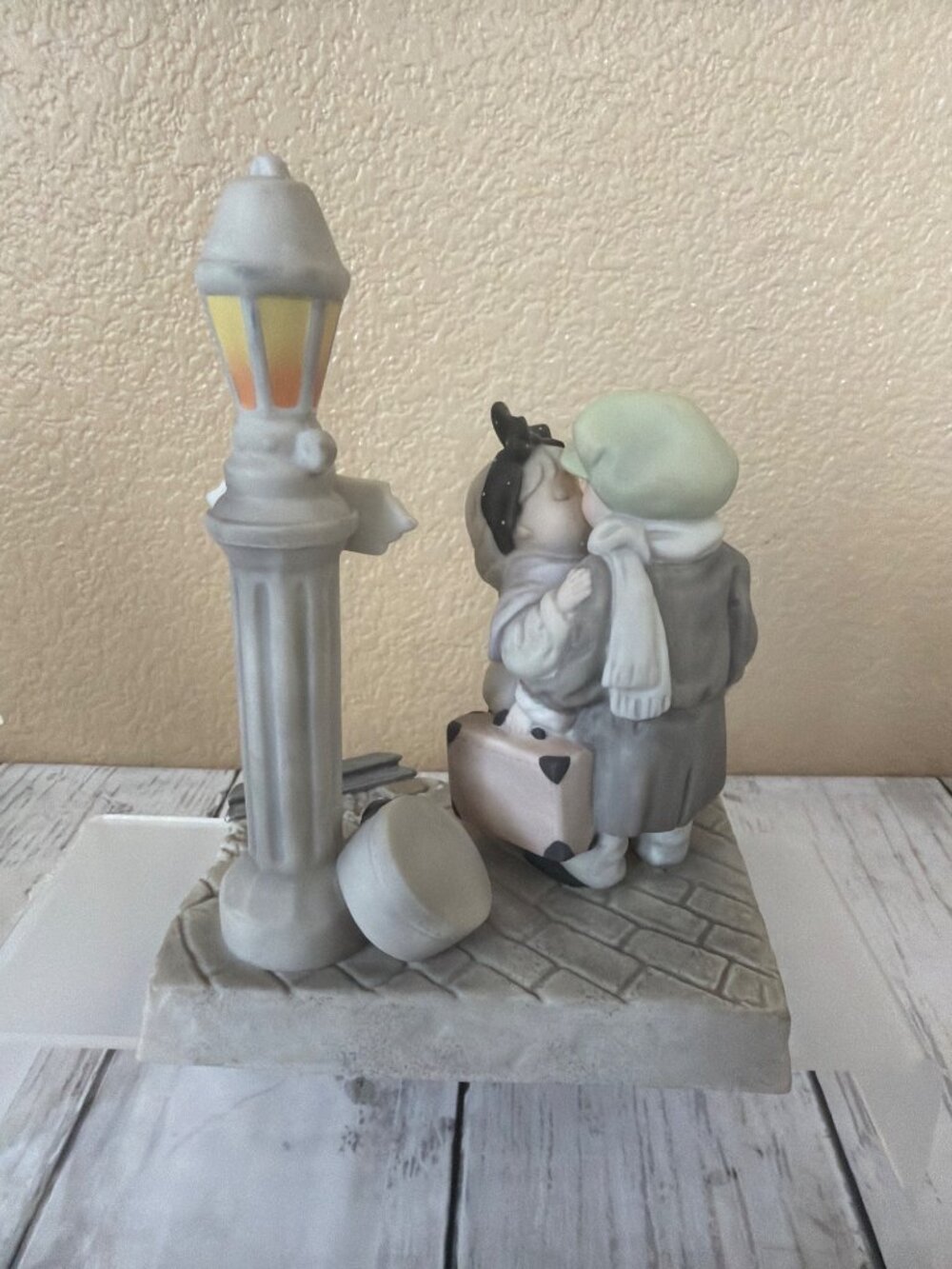 Enesco Pretty as a Picture Kim Anderson Lot of 3 Figurines + Plate - Picture 5 of 16